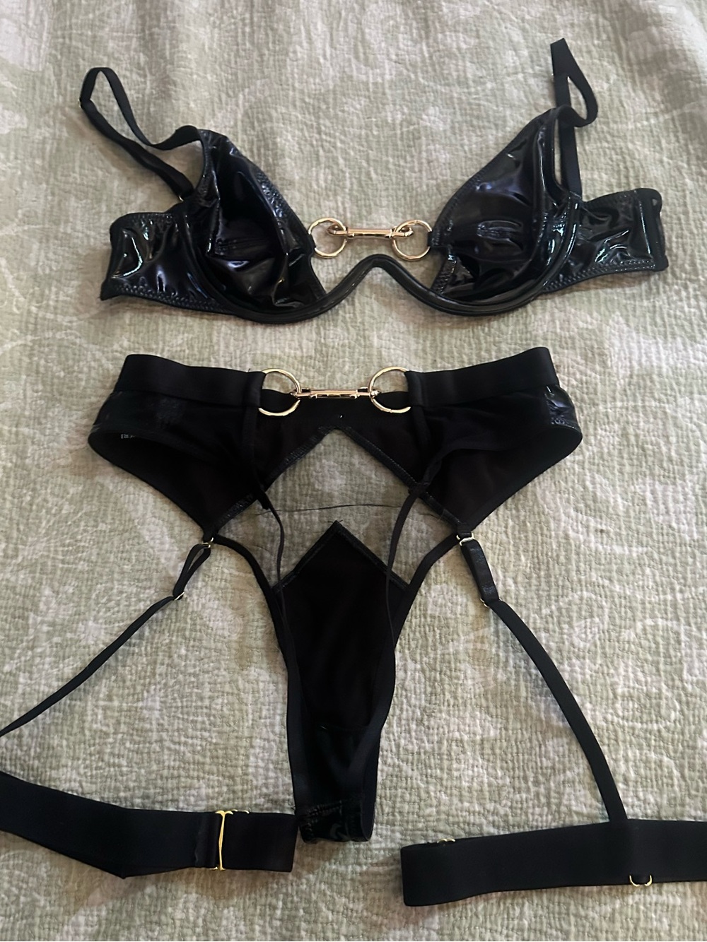 LA CHERI Paris Black and Gold bra with matching panty and garter Sz Med - Picture 2 of 10